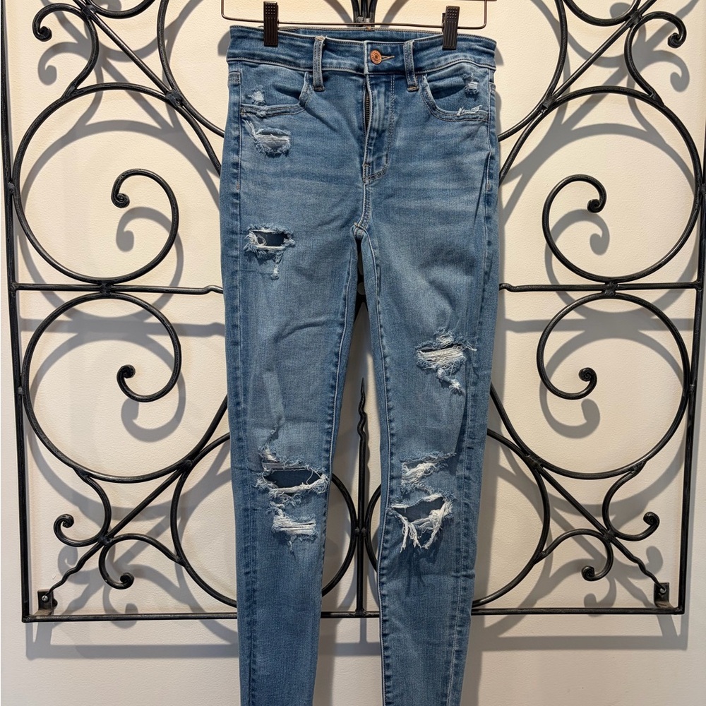 American Eagle Outfitters Light Blue Distressed Skinny Jeans
